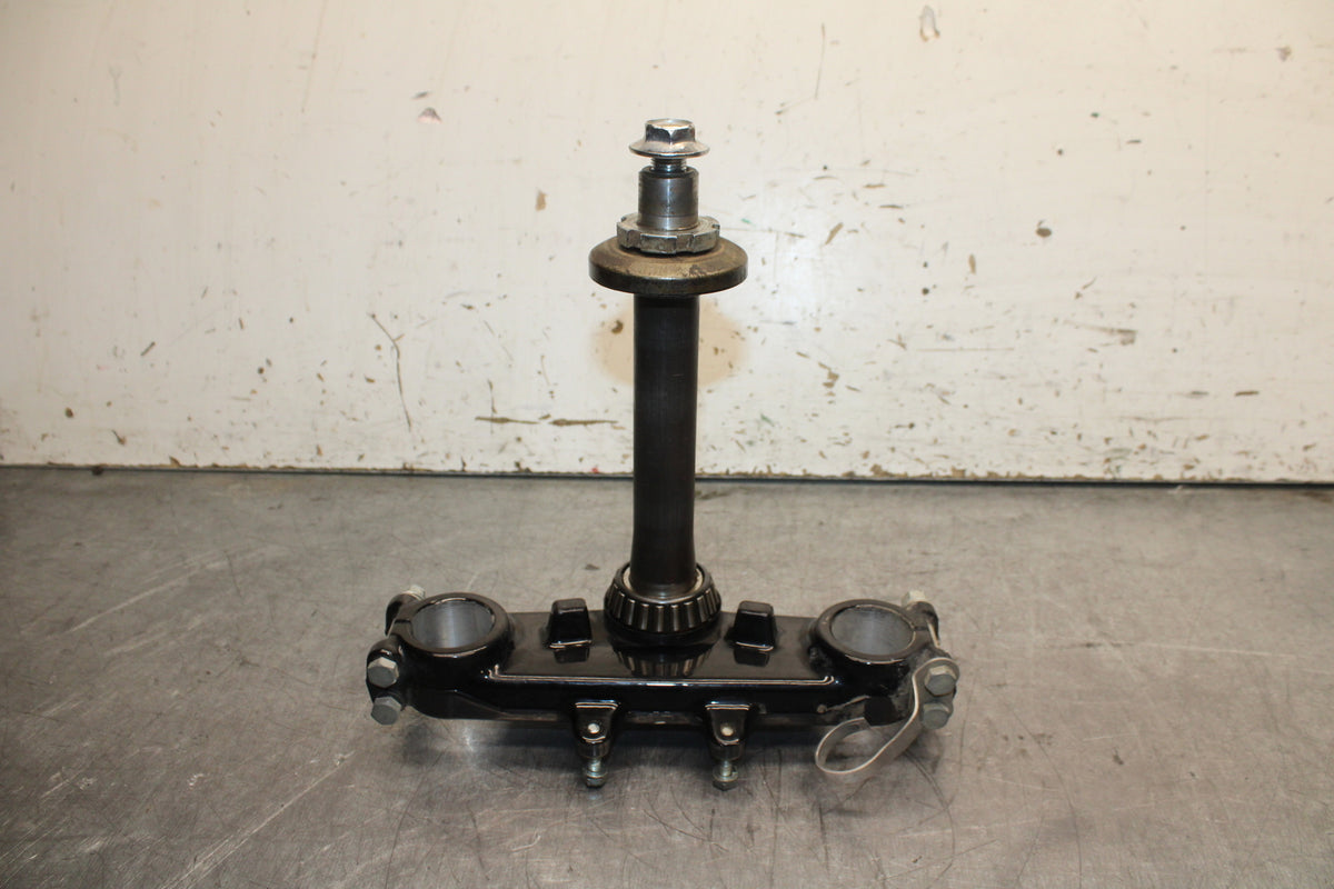 82-83 YAMAHA IT175 FRONT FORKS CLAMP LOWER TRIPLE TREE STEM BB108