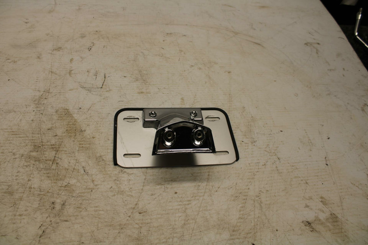 05-09 SUZUKI BOULEVARD C90 LICENSE PLATE HOLDER BB357