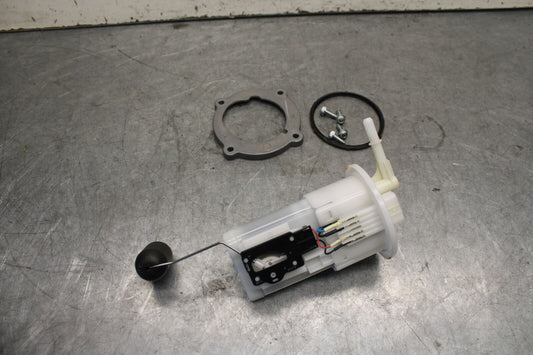 22-24 YAMAHA XSR900 FUEL PUMP GAS PETROL SENDER UNIT  BB683