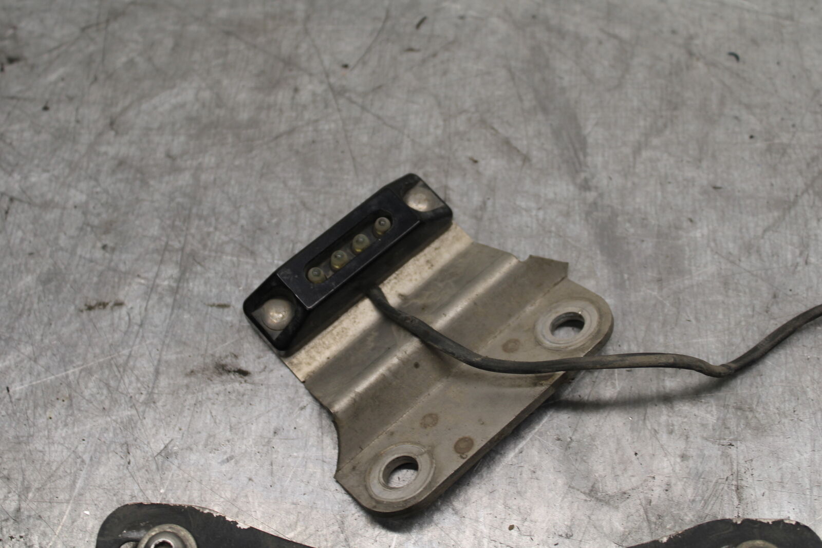 11-24 SUZUKI GSXR750 AFTERMARKET FENDER ELIMINATOR LICENSE PLATE BRACKET  BB714