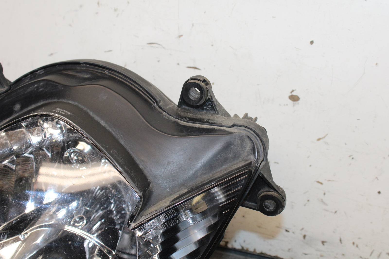 06-07 SUZUKI GSXR 600 FRONT HEADLIGHT HEAD LIGHT LAMP BB243