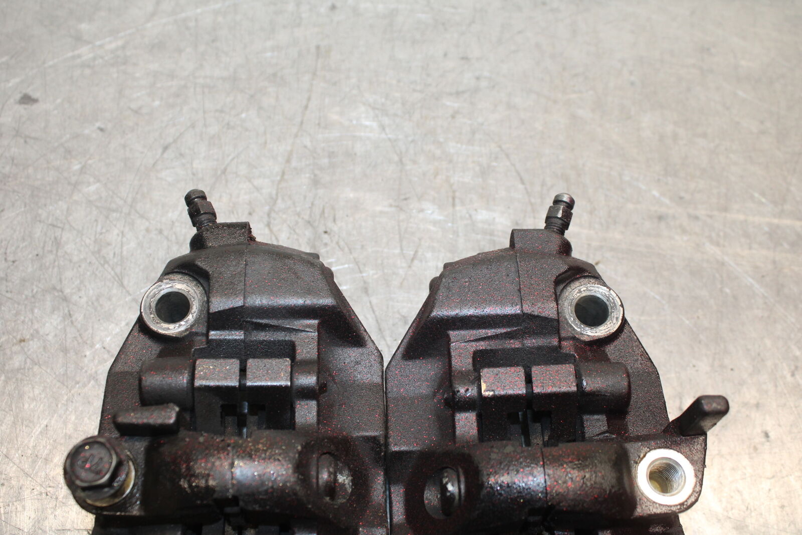 05-06 SUZUKI GSXR1000 RIGHT LEFT FRONT BRAKE CALIPER SET PAIR CALIPERS BB113