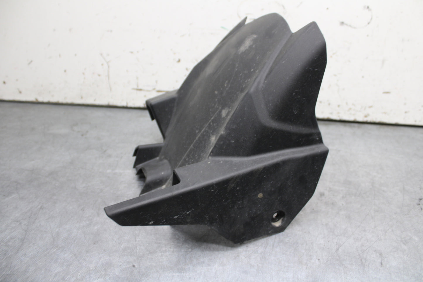 18-24 KAWASAKI NINJA 650 REAR BACK WHEEL TIRE HUGGER FENDER BB725