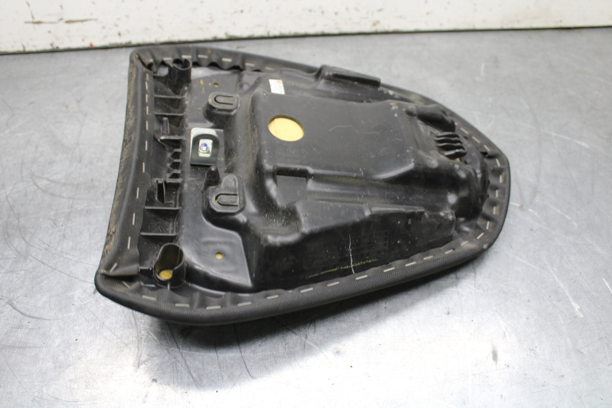 12-17 KAWASAKI ER-6N Z650 REAR BACK PASSENGER TANDEM SEAT PAD SADDLE  BB709