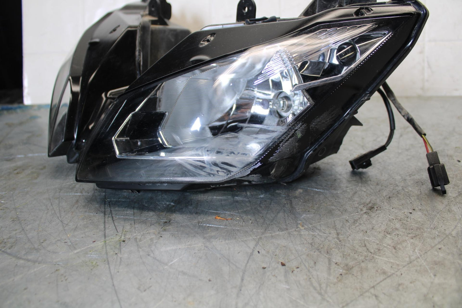 13-17 KAWASAKI NINJA 300 FRONT HEADLIGHT HEAD LIGHT LAMP BB429