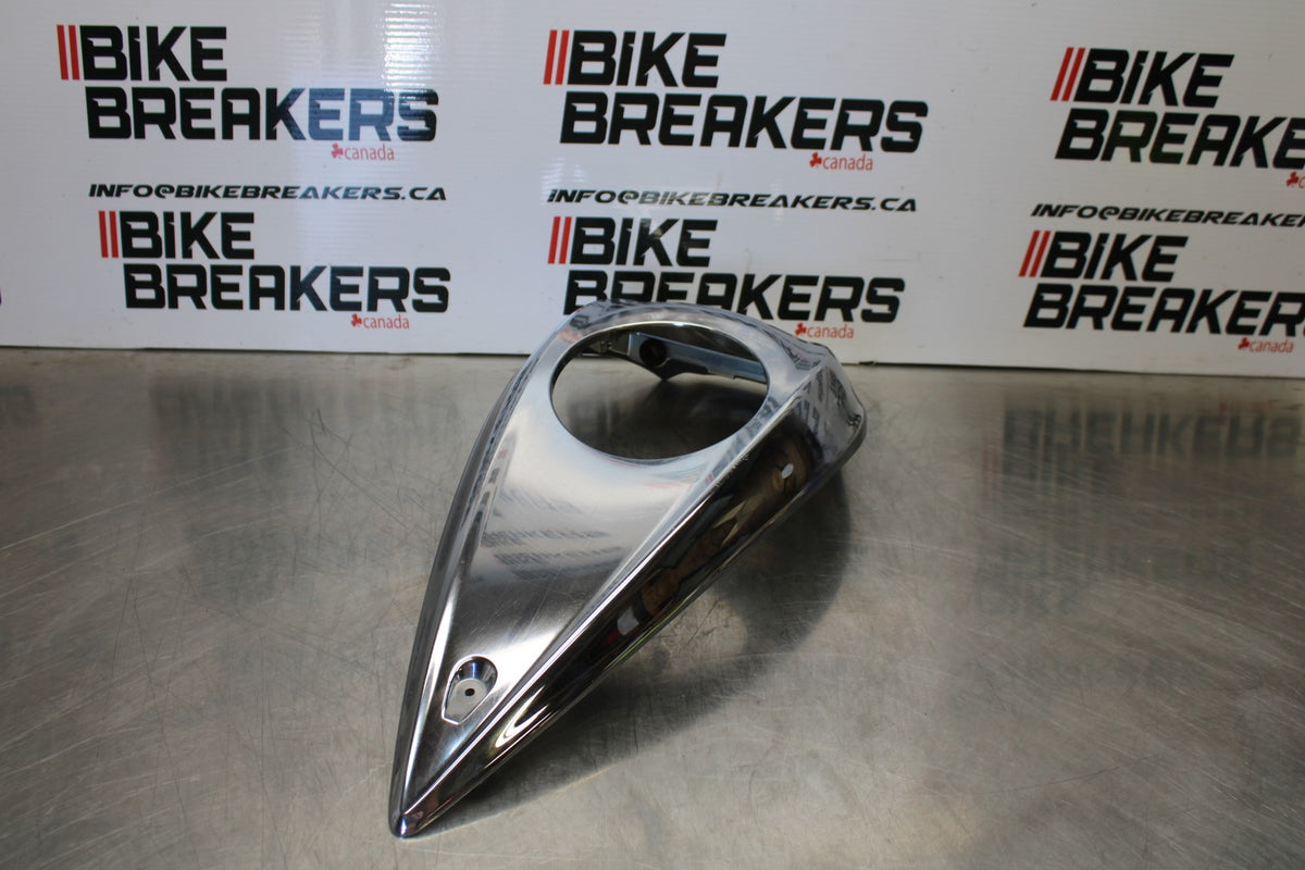 09 YAMAHA V STAR 950 GAS TANK CAP COVER TRIM PANELCOWL FAIRING BB172
