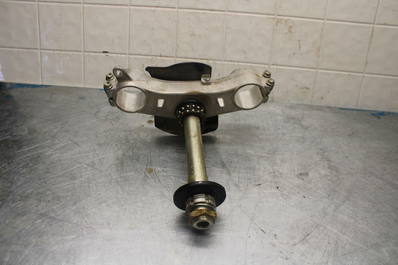 11-22 SUZUKI GSXR600 FRONT FORKS CLAMP LOWER TRIPLE TREE STEM BB422