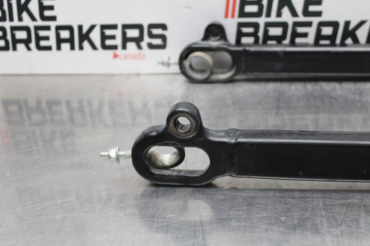 09 HARLEY-DAVIDSON SPORTSTER 1200 CUSTOM XL1200C SWINGARM SUSPENSION ARM BB776