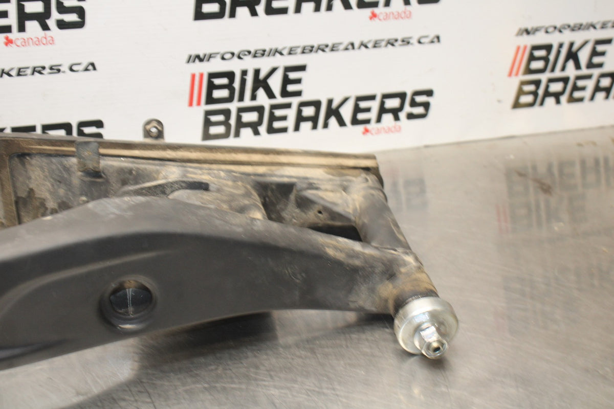 17-18 YAMAHA YZF R3 REAR SWINGARM BACK SUSPENSION SWING ARM BB788