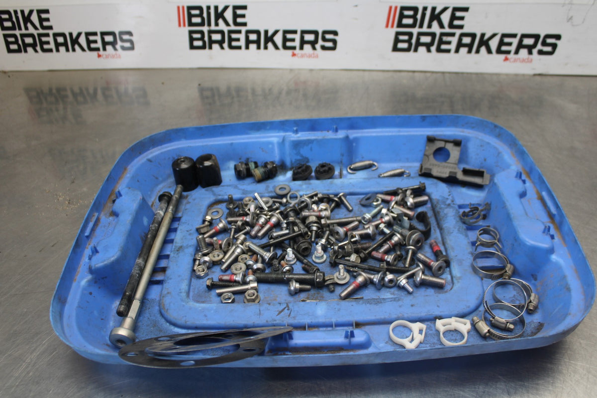 13-18 KAWASAKI NINJA ZX6R  MOUNTING BOLTS HARDWARE SCREWS BB908