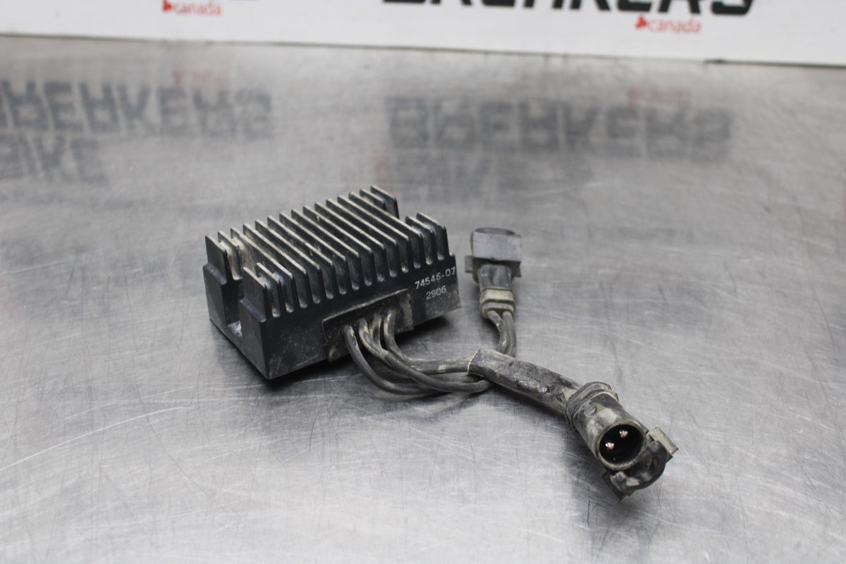 07 HARLEY-DAVIDSON SPORTSTER 1200 XL1200C RECTIFIER VOLTAGE REGULATOR  BB833