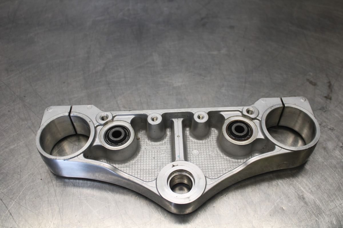 07 SUZUKI BOULEVARD M50 FORKS UPPER TRIPLE TREE CLAMP BB897
