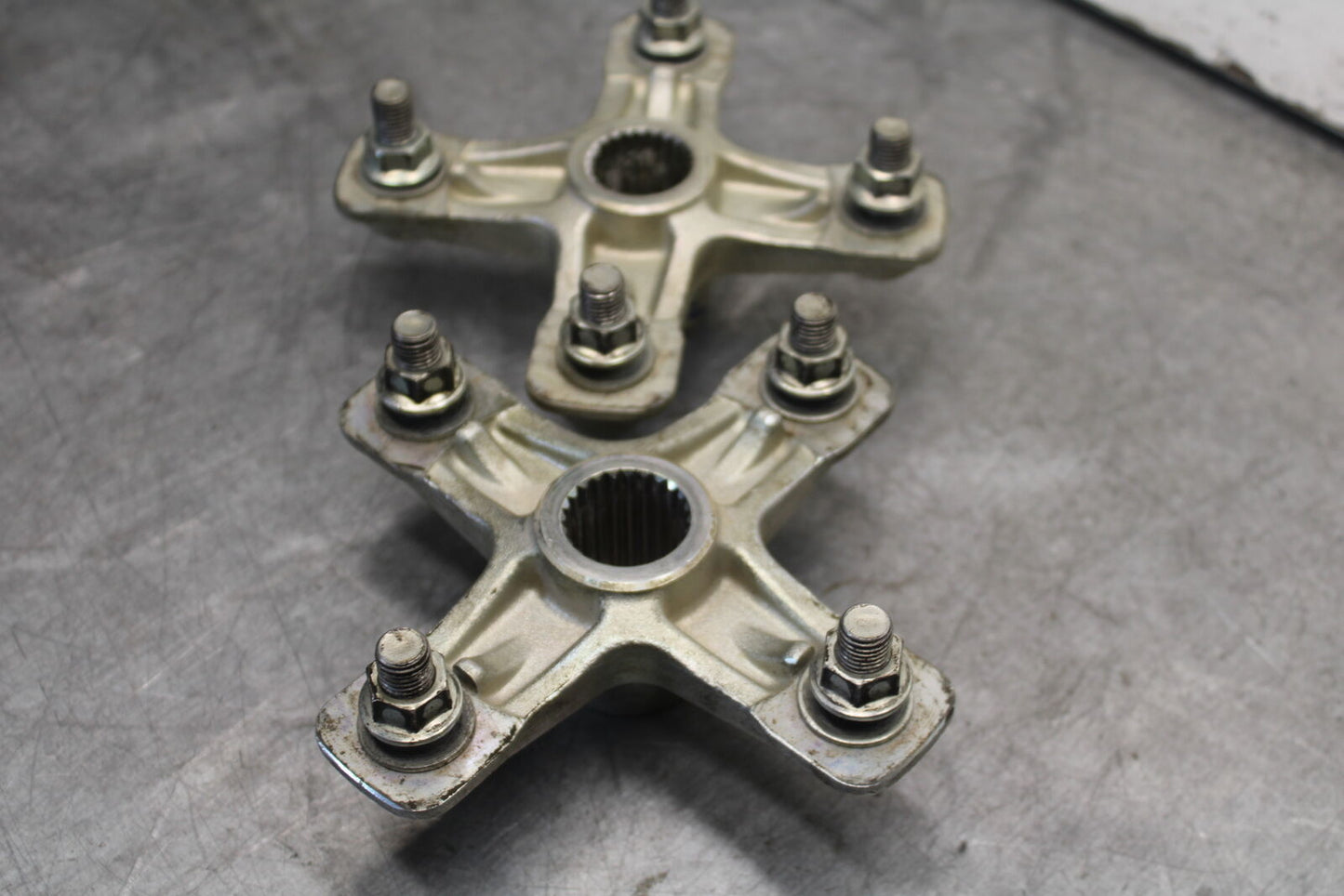 09-24 YAMAHA RAPTOR 700R REAR BACK WHEEL RIGHT LEFT HUBS HUB SET BB654
