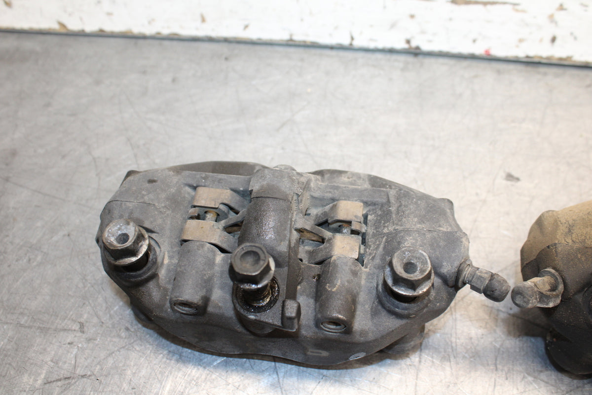 05-06 HONDA CBR600RR RIGHT LEFT FRONT BRAKE CALIPER SET PAIR CALIPERS BB739