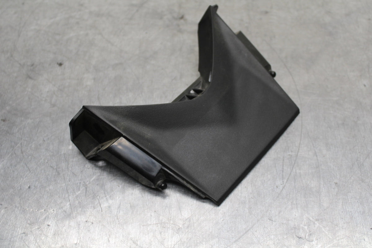 15-16 HONDA CB300F CENTER REAR BACK TAIL FAIRING COVER TRIM COWL BB740