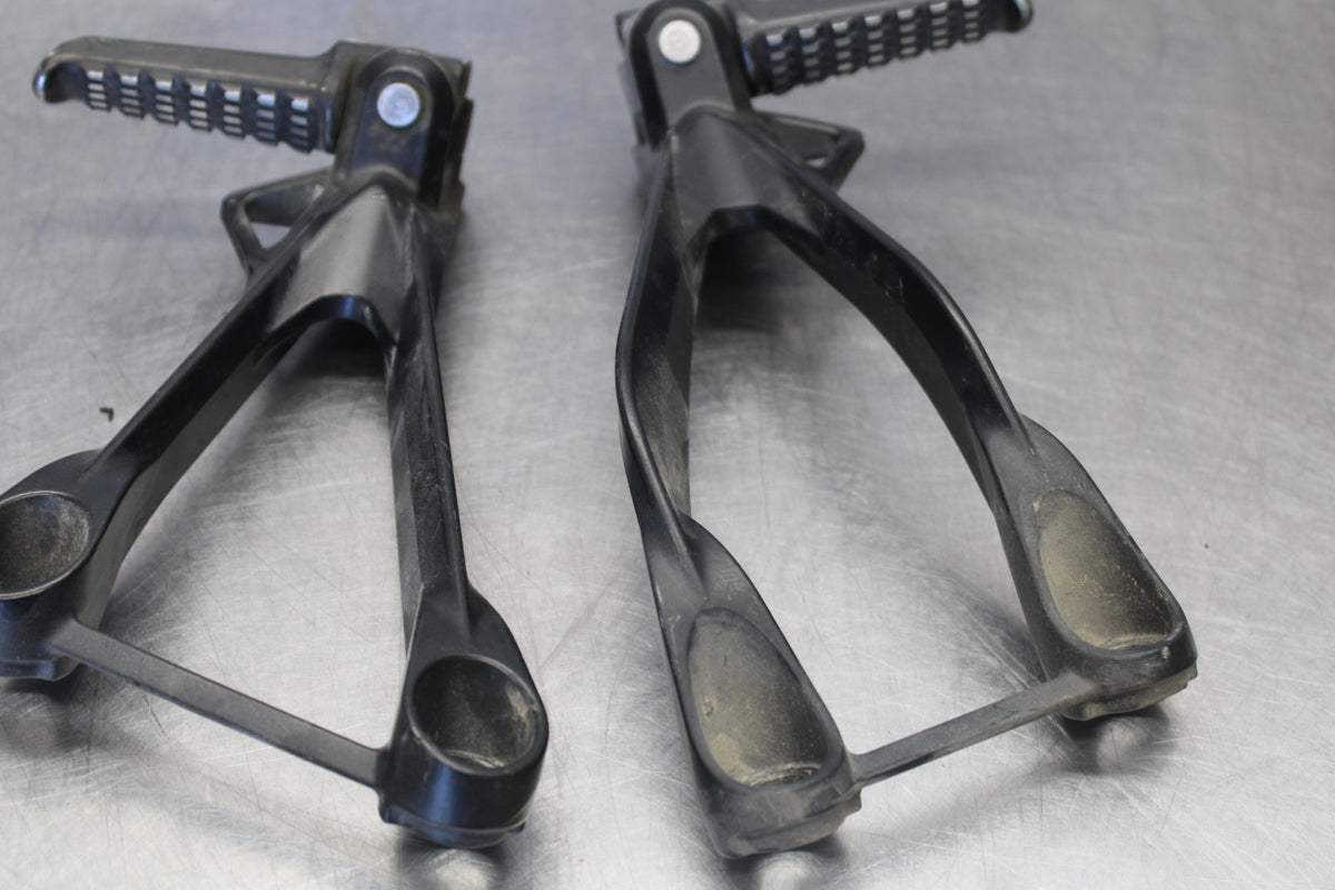 07-08 KAWASAKI NINJA ZX6R REAR BACK PASSENGER PEG SET PAIR BB937