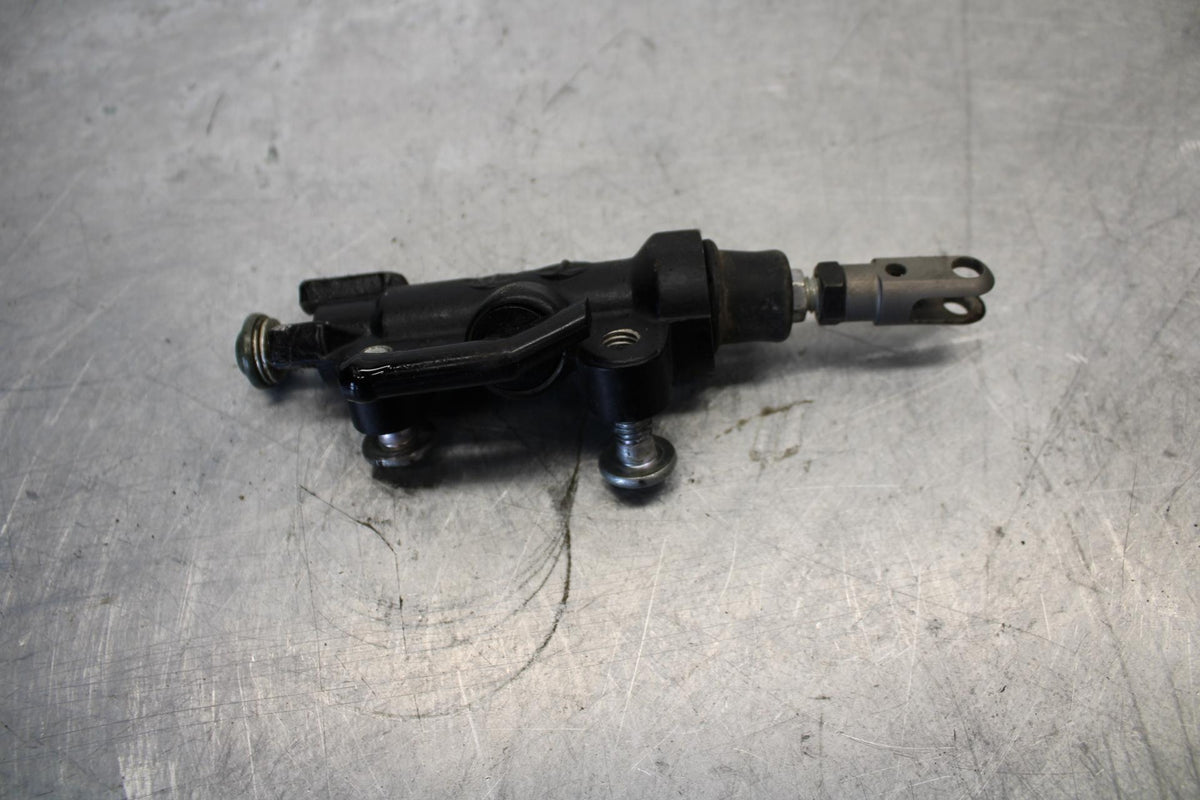 07-08 YAMAHA YZF R1 REAR BREMBO BRAKE MASTER CYLINDER 4C8-2583V-00-00 BB439