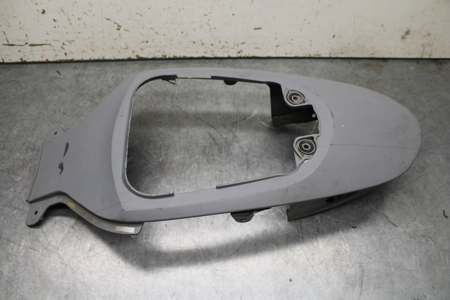 08-10 SUZUKI GSXR 600  CENTER REAR BACK TAIL FAIRING COWL BB101