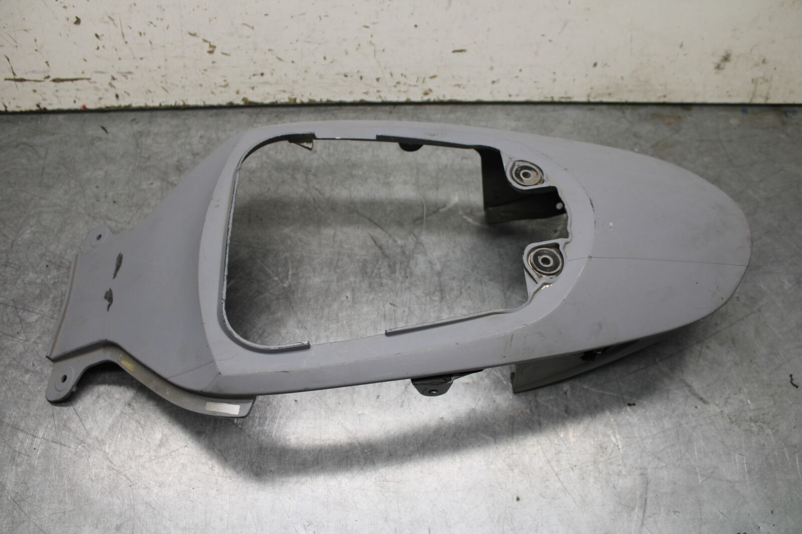 08-10 SUZUKI GSXR 600  CENTER REAR BACK TAIL FAIRING COWL BB101