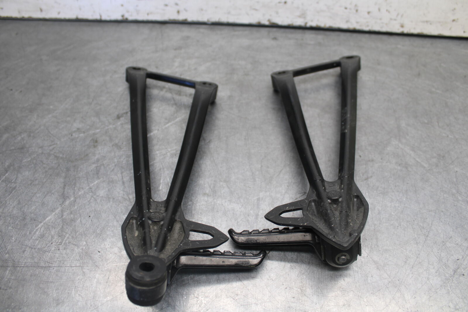 09-12 KAWASAKI NINJA ZX6R REAR BACK PASSENGER PEG SET PAIR BB698