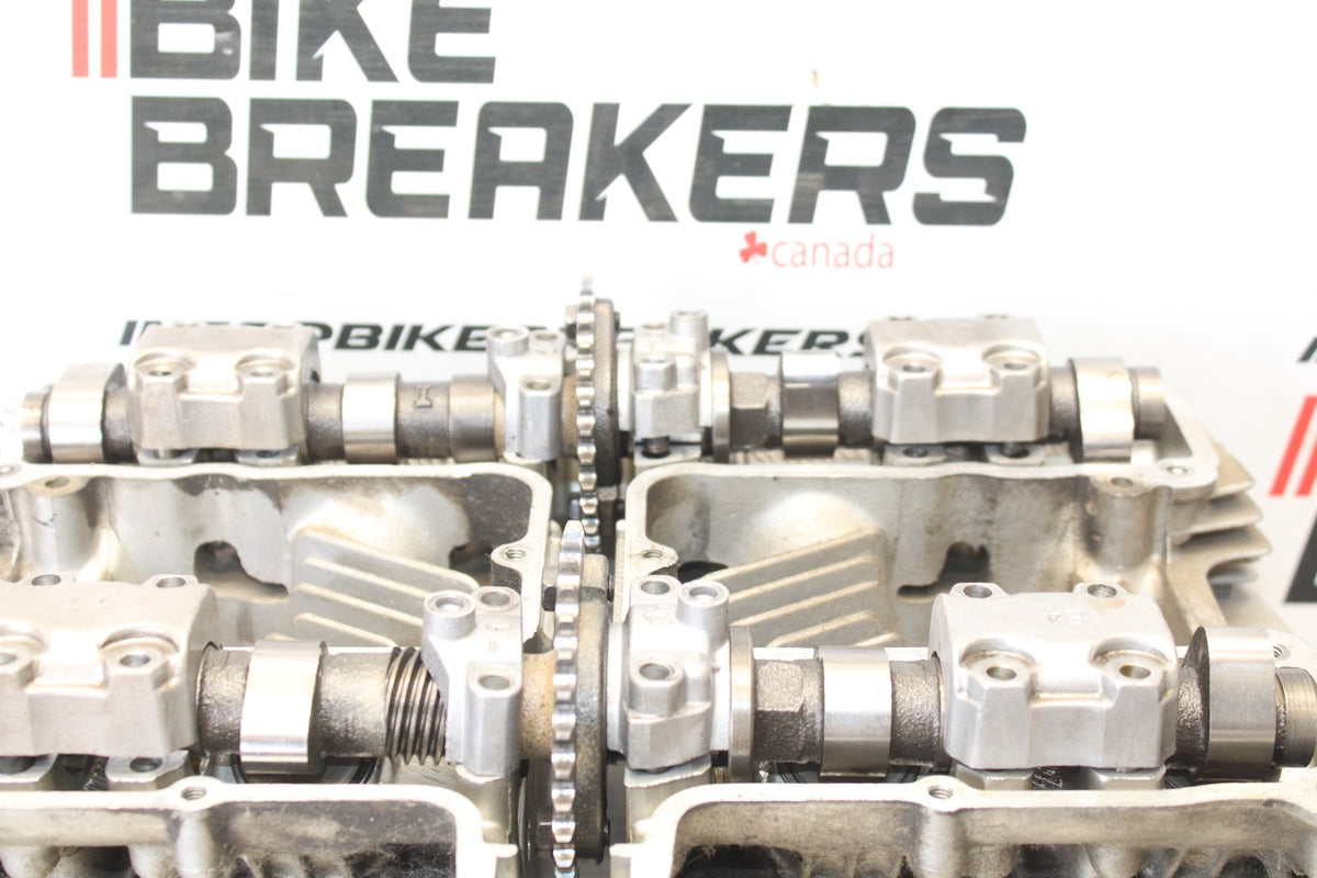 81 YAMAHA MAXIM 550 XJ550 ENGINE TOP END CYLINDER HEAD BB866