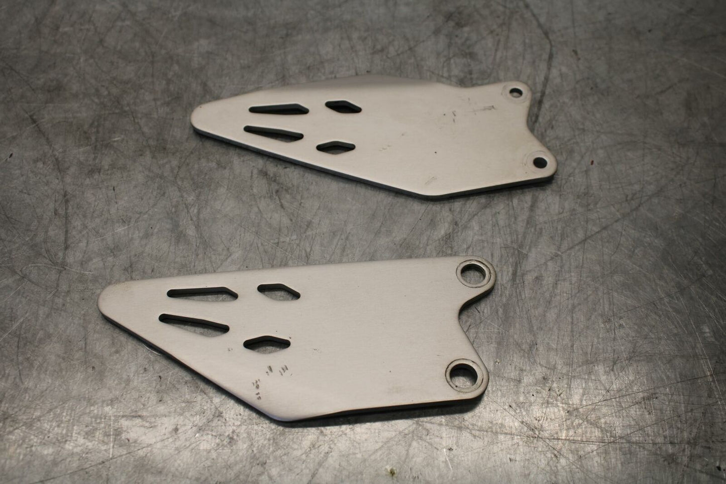 19-20 KAWASAKI NINJA ZX6R ZX636 LEFT RIGHT REARSET HEEL GUARD COVER PAIR BB419