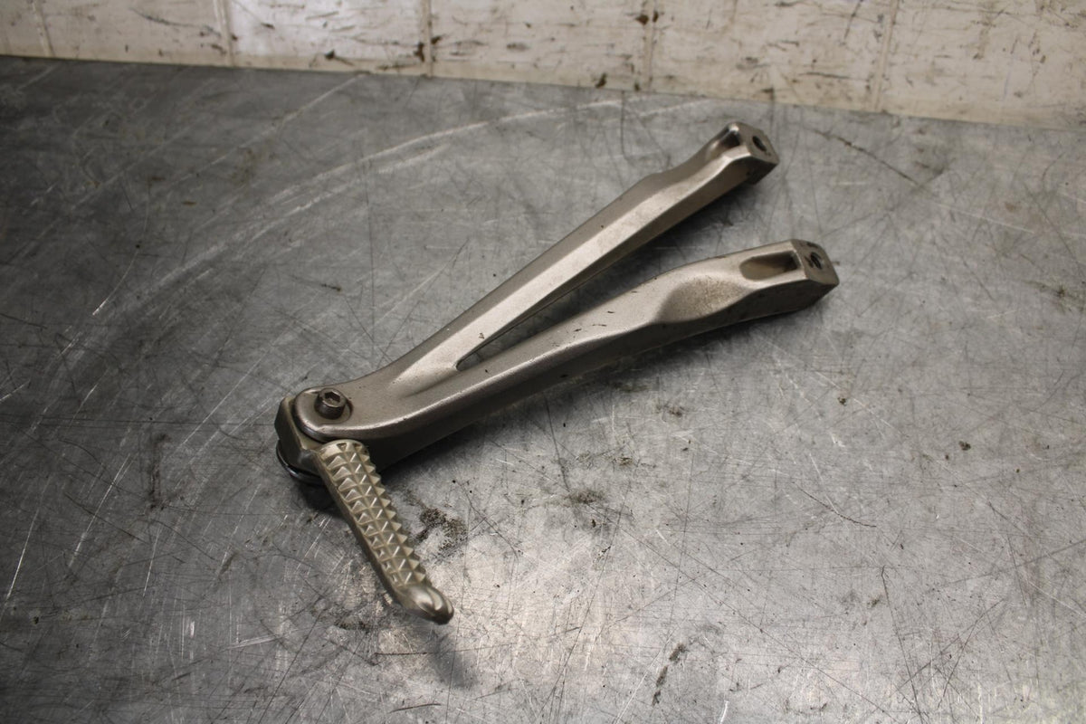 2007 Yamaha YZF R1 LEFT REAR PASSENGER PEG 5JJ-27431-10-00 5VY-2741L-00-00 BB523