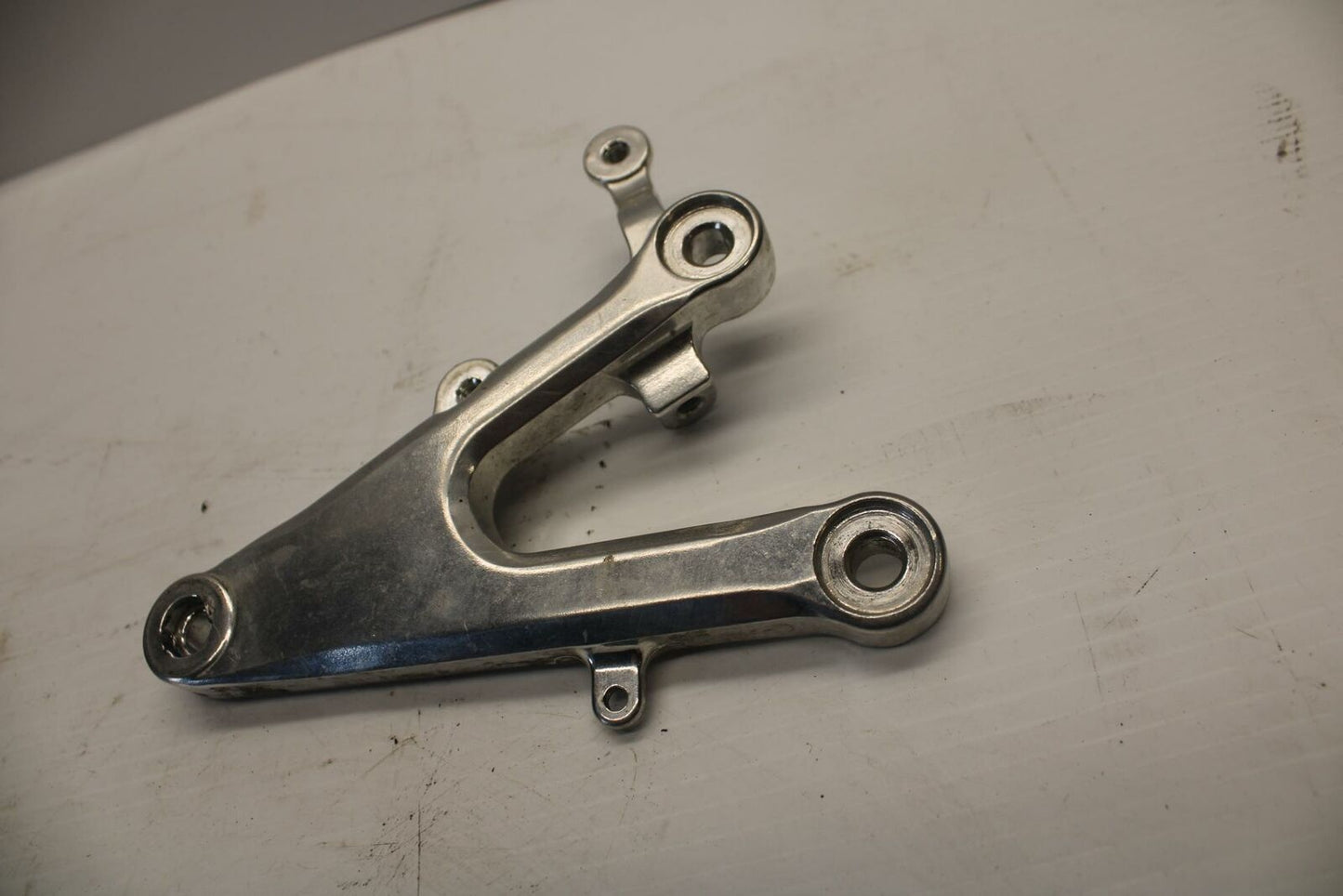 05 YAMAHA YZF R6S RIGHT REARSET REAR SET DRIVER FOOT PEG REST STOP BB169