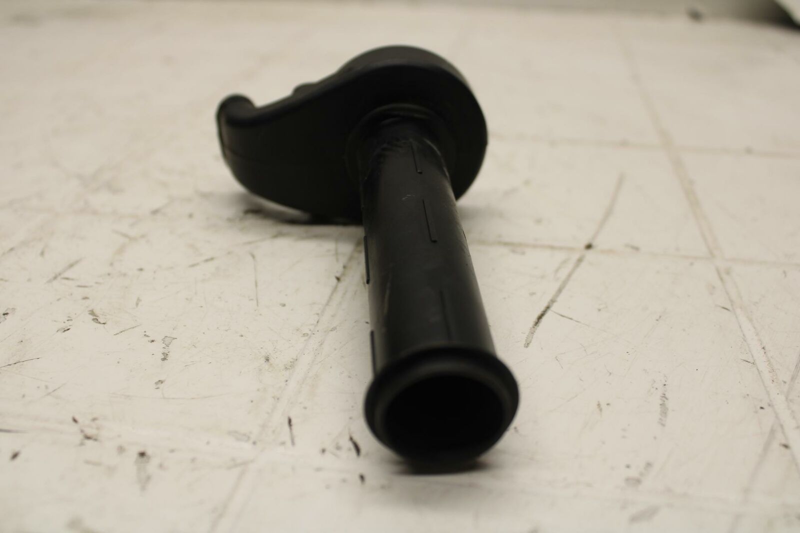 13-17 KAWASAKI NINJA ZX6R ZX636E THROTTLE CABLE LINE HOUSING GUIDE BB409