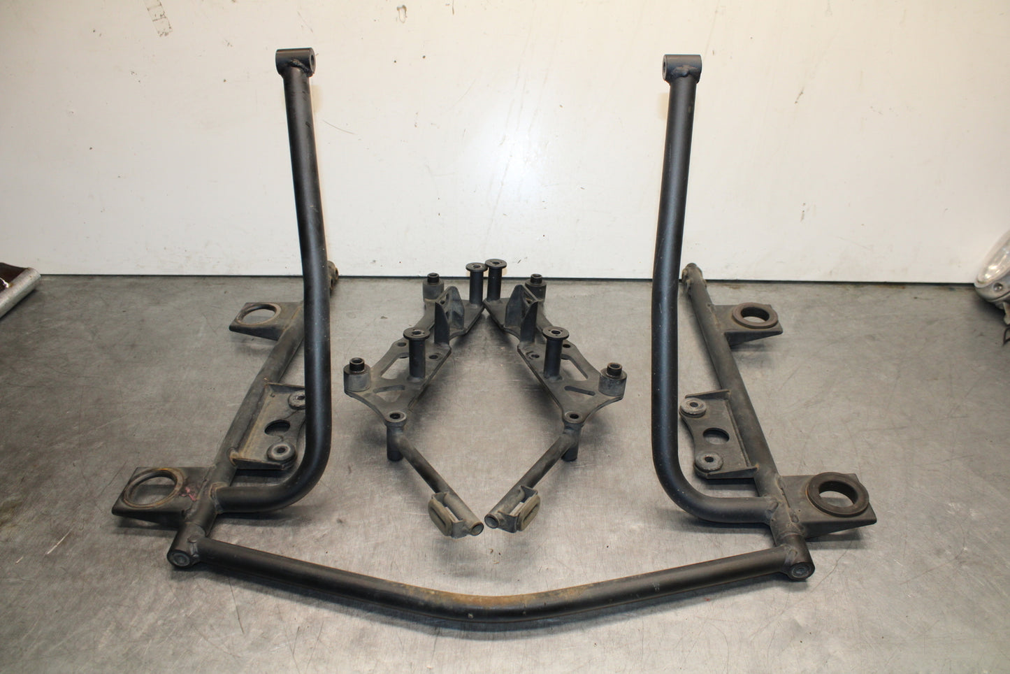 03-08 KAWASAKI VULCAN 1600 SADDLEBAG SUB FRAME STAY MOUNTS BB754