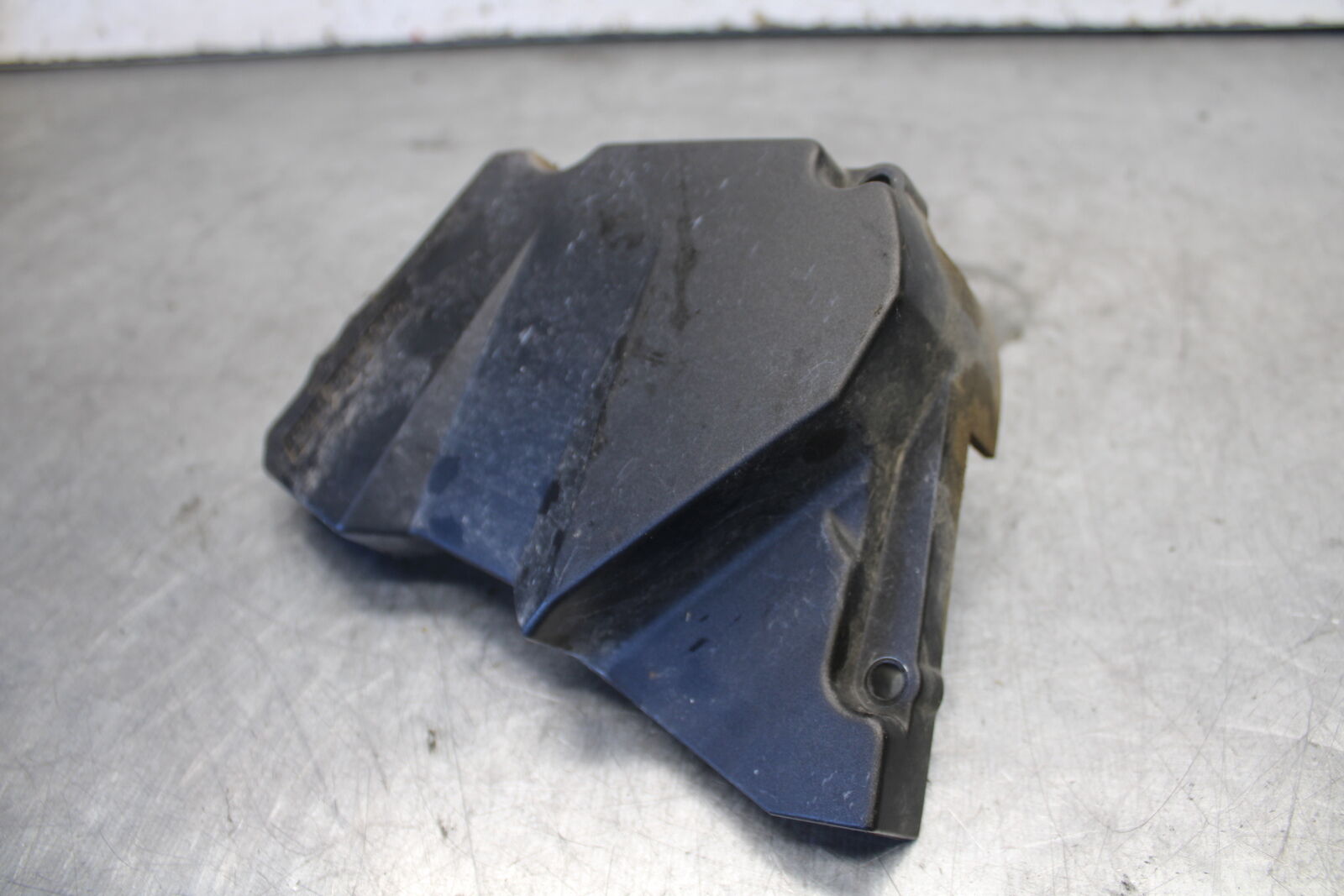 07-09 YAMAHA FZ6 ENGINE SPROCKET COVER 1B3-15418-00-00 BB713