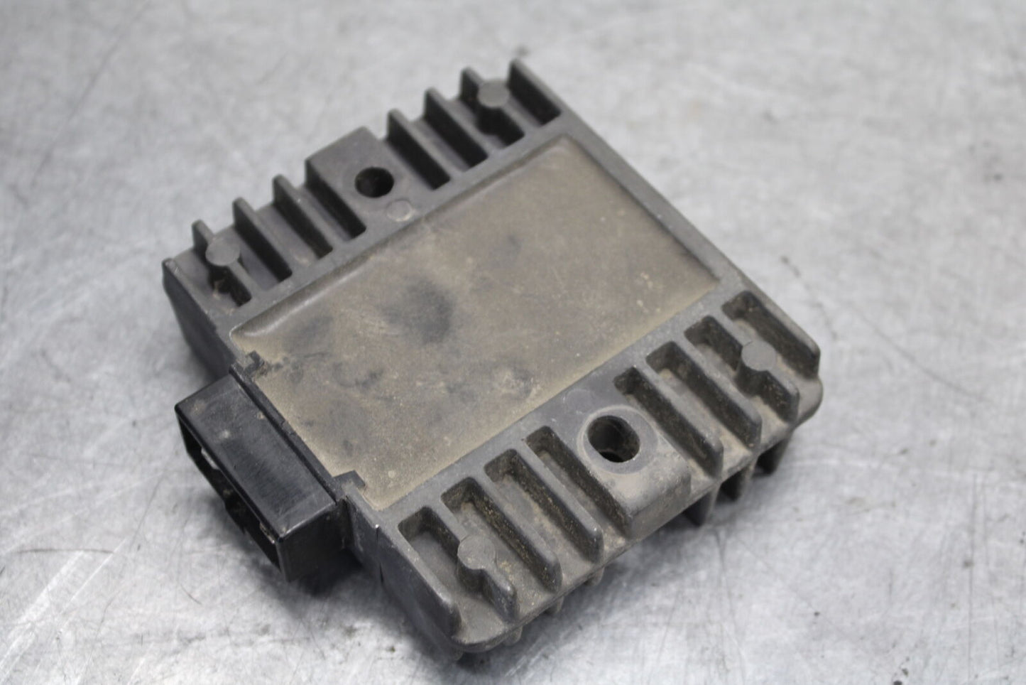 08-09 YAMAHA YZF R6S RECTIFIER VOLTAGE REGULATOR  BB690
