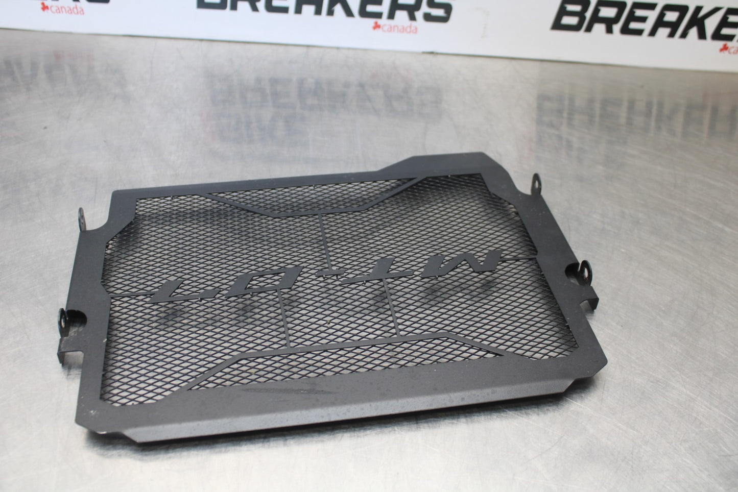23-24 YAMAHA MT-07 ENGINE RADIATOR COVER GUARD BB194