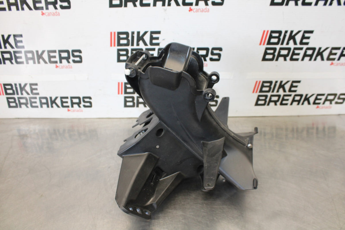 20-23 APRILIA RS660 UPPER FAIRING MIRROR GAUGES STAY BRACKET BB889