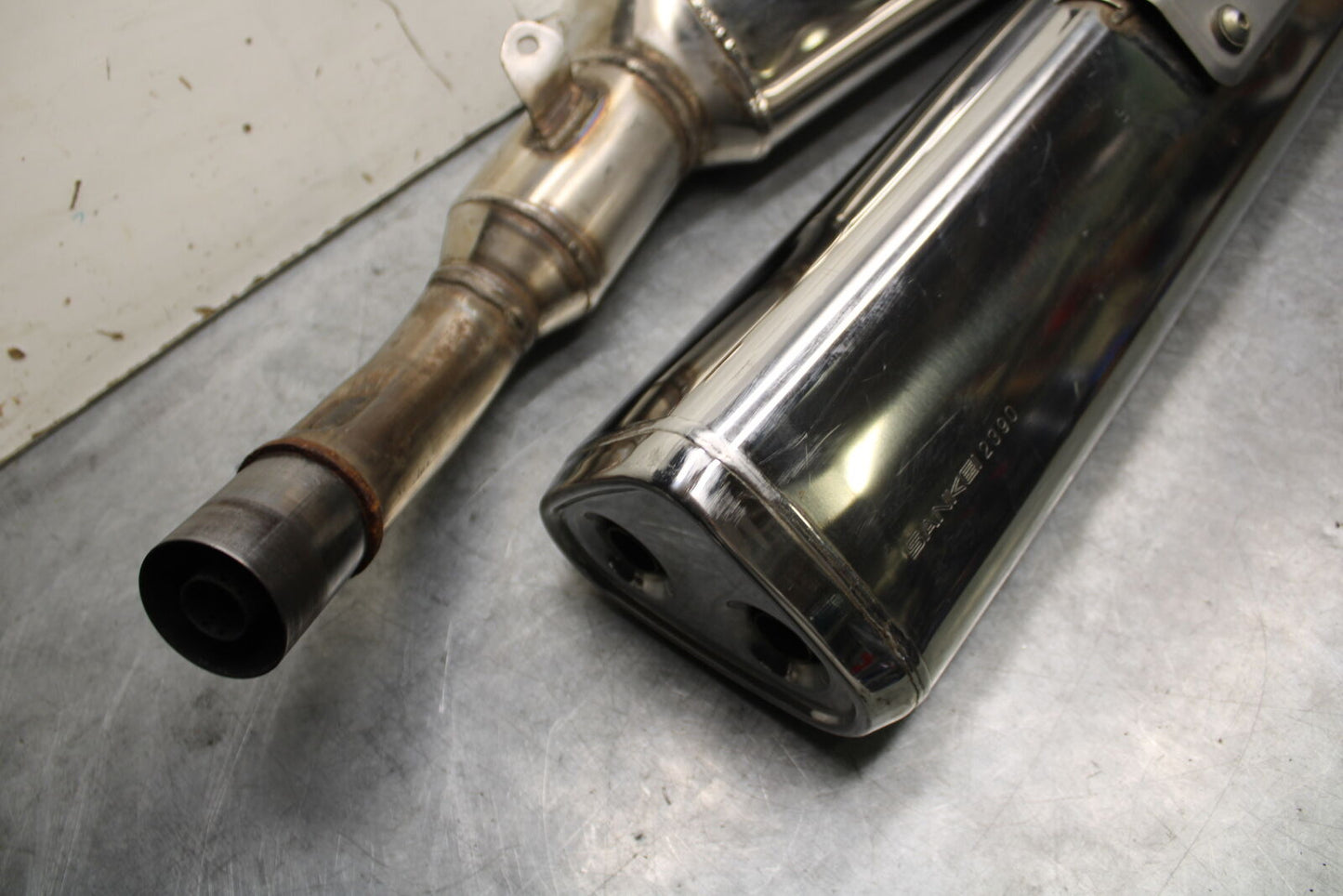 04-12 HONDA ST1300A MUFFLER EXHAUST SILENCER PIPE BB669