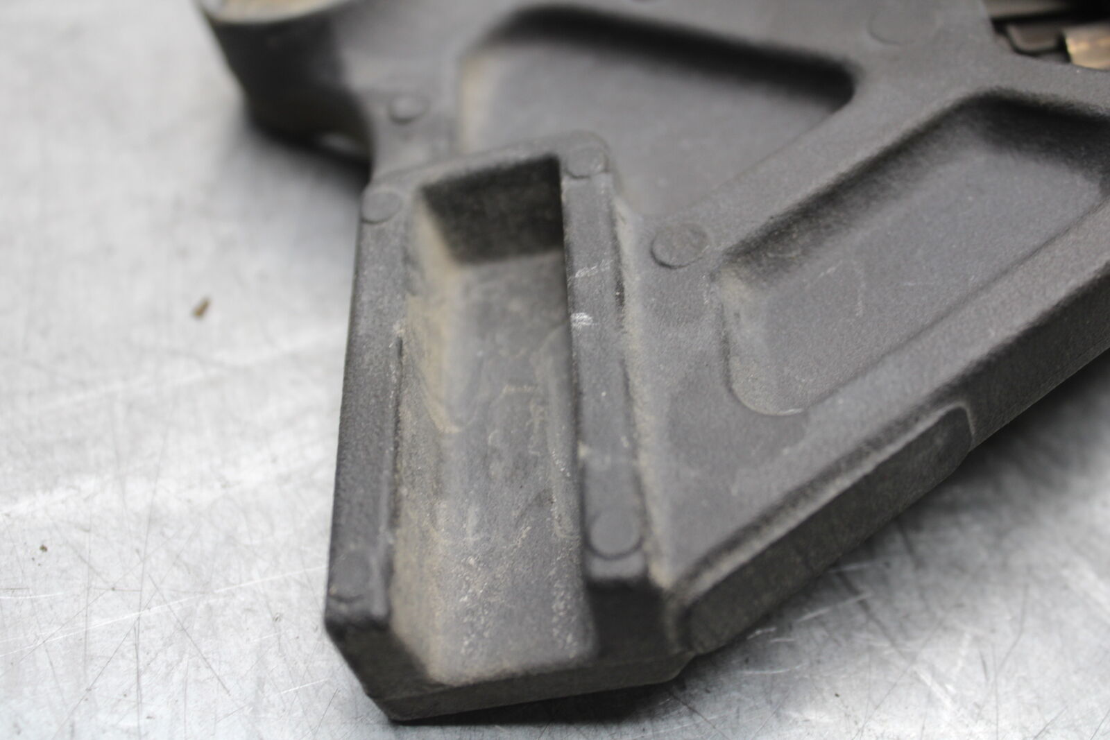 16 KAWASAKI NINJA ZX10R REAR BRAKE CALIPER W MOUNT BRACKET 43080-0097-DJ BB650