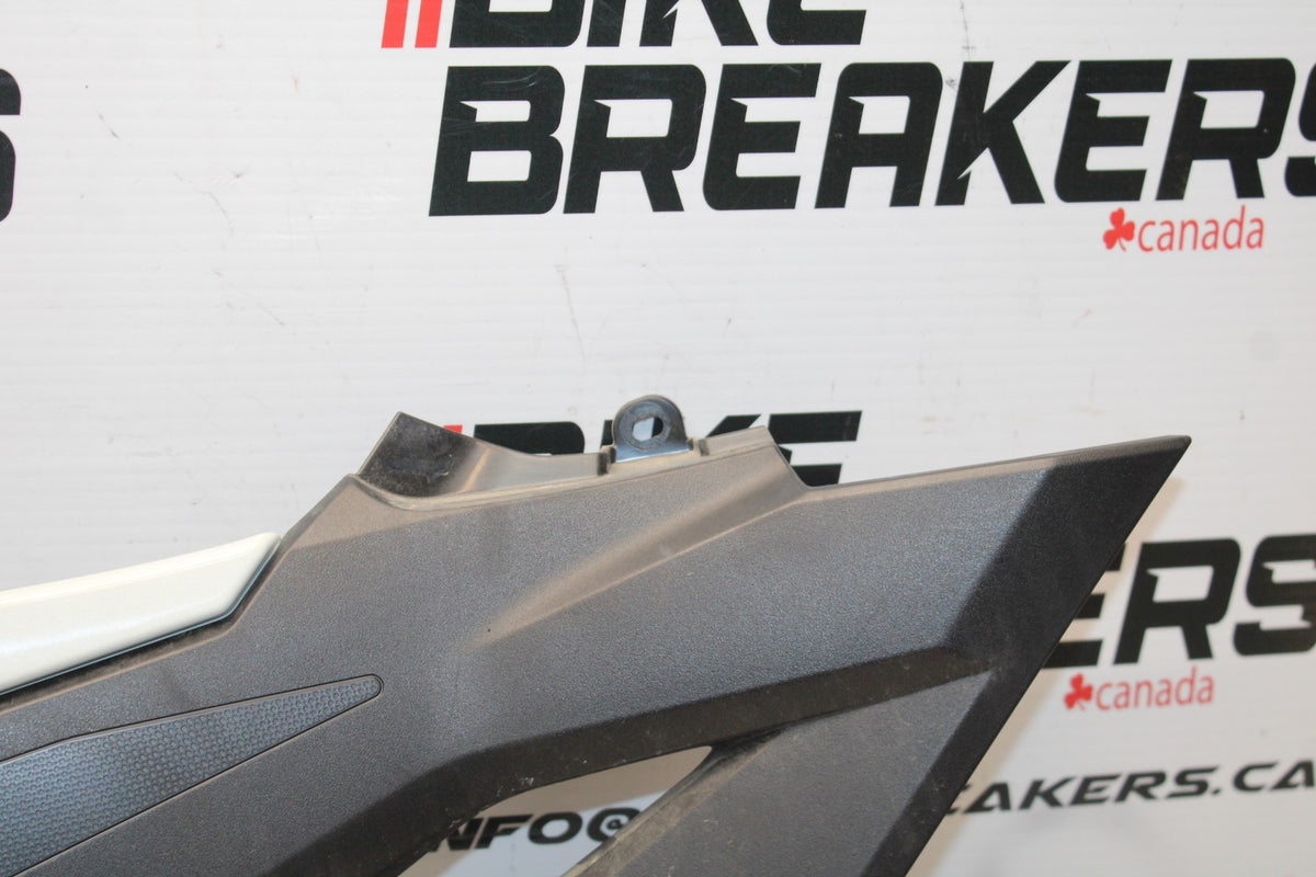 18-26 KAWASAKI Z400 LEFT LOWER MID UPPER SIDE FAIRING COWL BB852