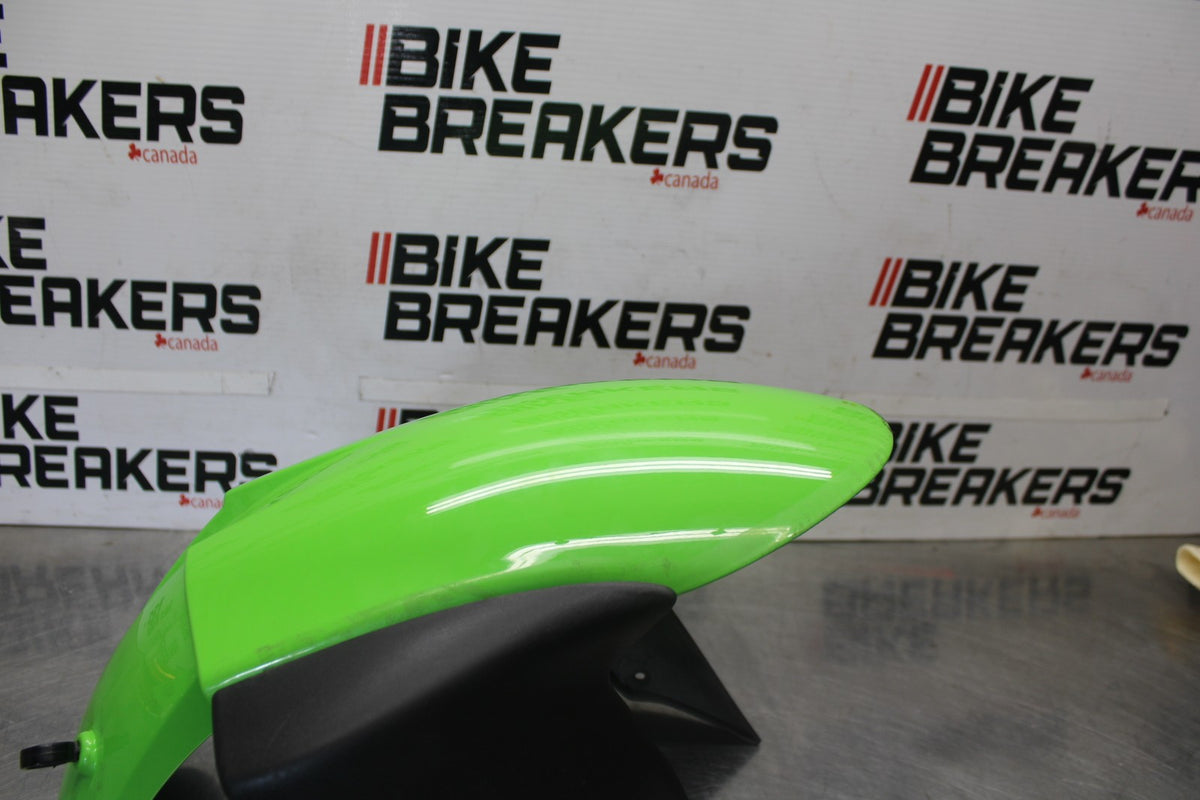 04-05 KAWASAKI NINJA ZX10R FRONT WHEEL FENDER COWL FAIRING BB931