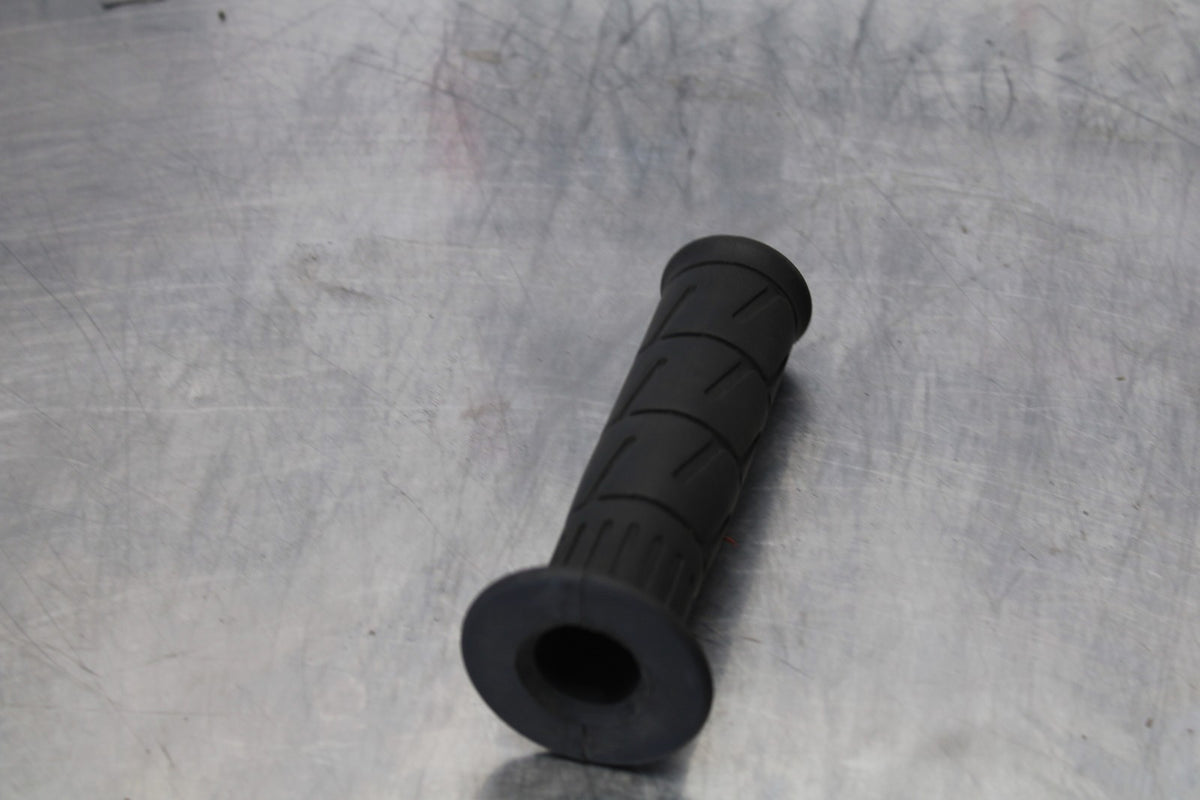 07-08 KAWASAKI NINJA ZX6R RIGHT THROTTLE GRIP BB175