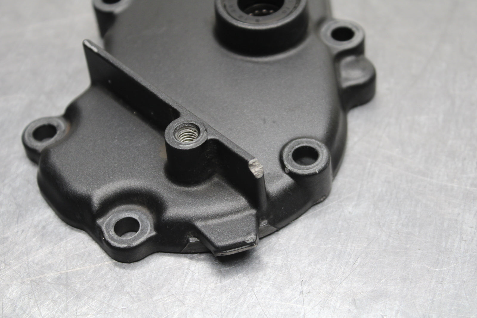 03-05 YAMAHA YZF R6  ENGINE MOTOR TIMING CHAIN COVER BB132