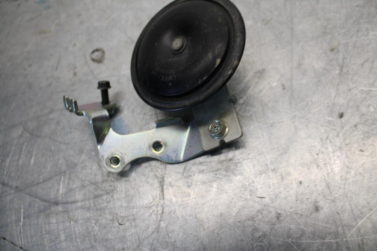 08-16 YAMAHA YZF R6 HORN SIGNAL 4TH-83371-00-00 BB436