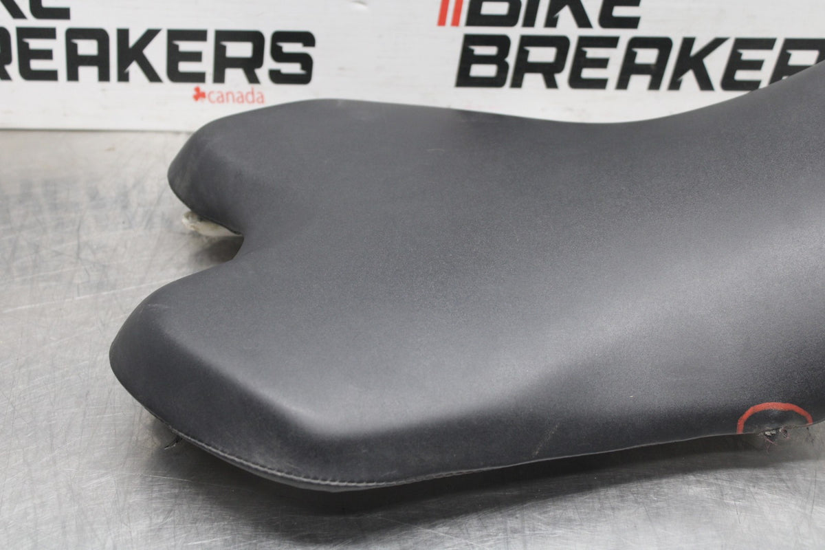 08-16 YAMAHA YZF R6 FRONT DRIVERS SEAT PAD SADDLE PILLION BB929