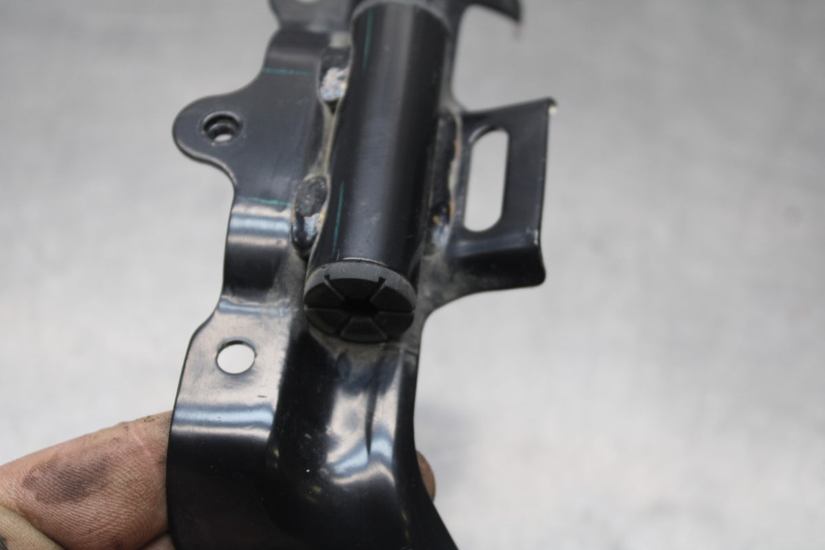 18 HONDA CB500F GAS TANK FUEL CELL PETROL RESERVOIR BRACKET MOUNT BB861