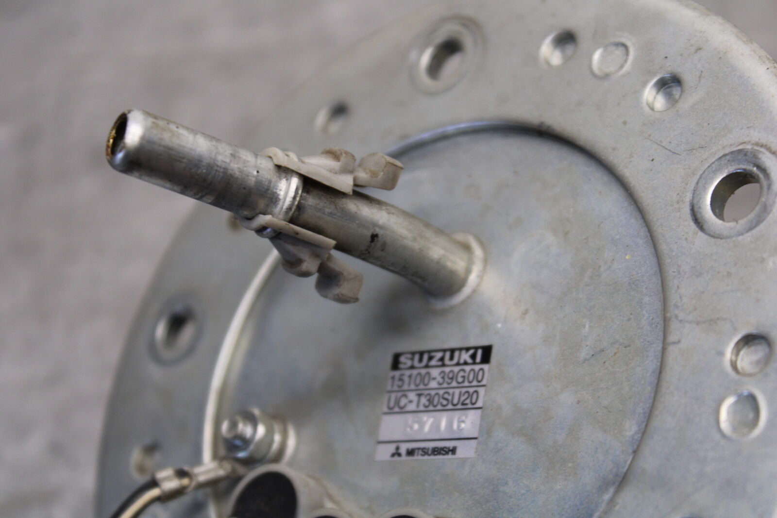 05-06 SUZUKI BOULEVARD M50 FUEL PUMP 15100-10F10 15100-39G00 15100-41F10 BB671