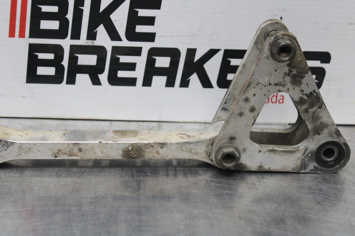 07 YAMAHA YZF R1 REAR DOGBONE SHOCK LINKAGE LINK BB826