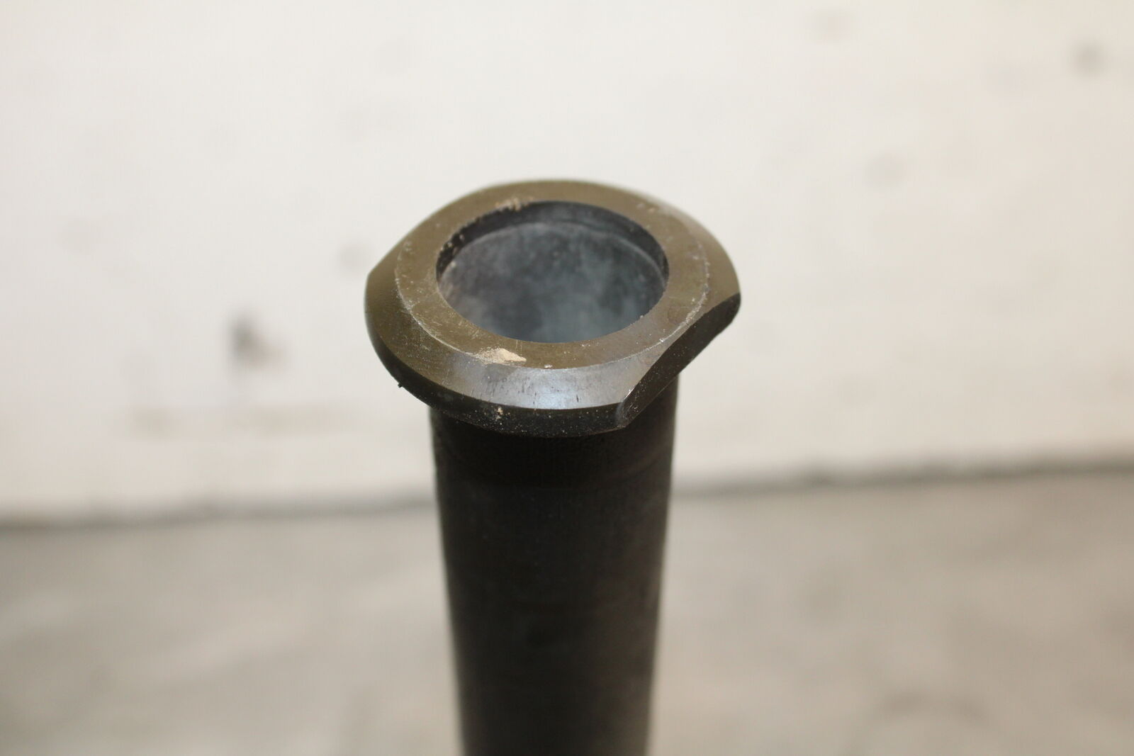 04-06 YAMAHA YZF R1 FRONT WHEEL RIM AXLE PIVOT BOLT 2C0-25181-00-00 BB659