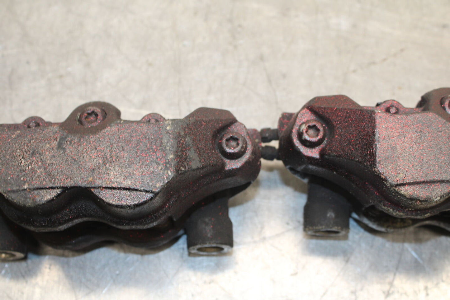 05-06 SUZUKI GSXR1000 RIGHT LEFT FRONT BRAKE CALIPER SET PAIR CALIPERS BB113