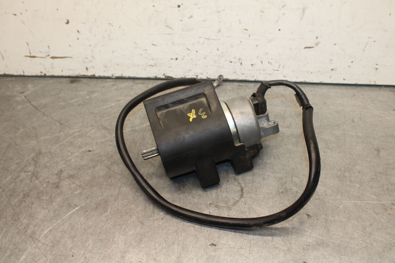 22-24 YAMAHA XSR900 ENGINE STARTING STARTER MOTOR -DC 12V BB683