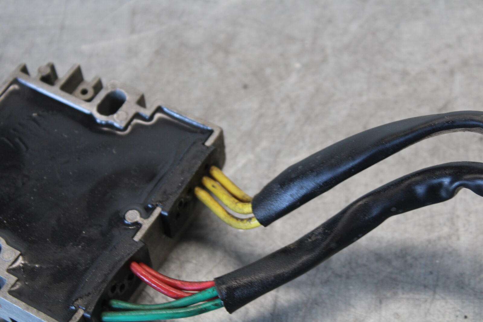 03-04 HONDA CBR600RR RECTIFIER VOLTAGE REGULATOR 31600-MEE-003 BB661
