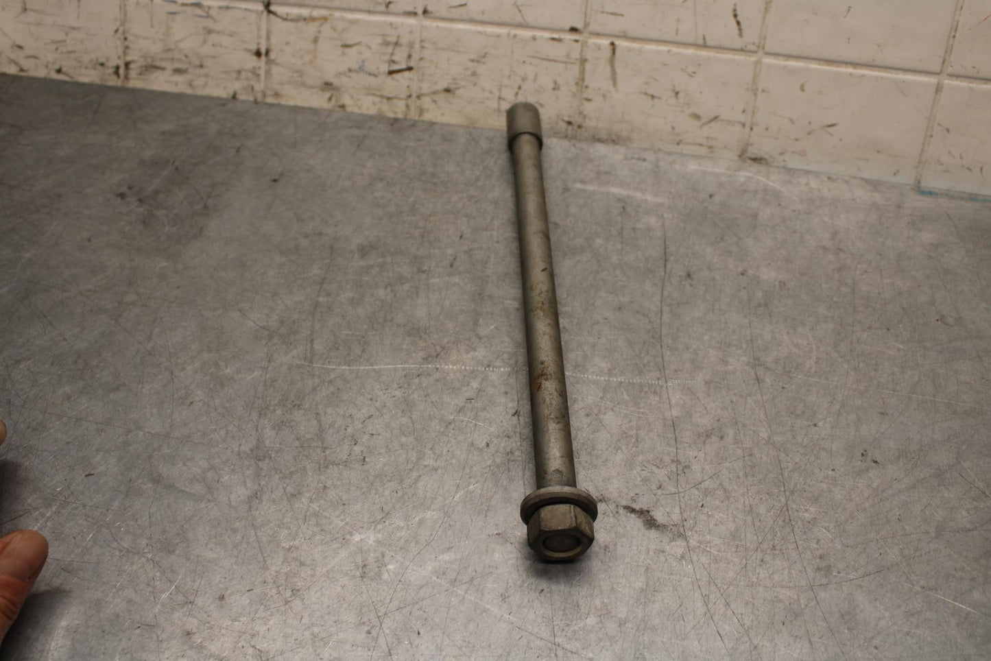 16-17 MOTO GUZZI V7 II REAR AXLE BACK WHEEL RIM PIVOT BOLT AXEL BB57